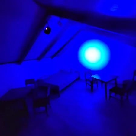 Kuca Na Reci Za Zurke Voznja Gliserim Umka